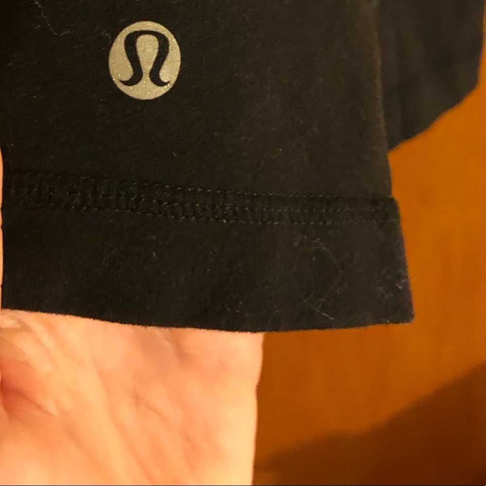 Lululemon black tank
